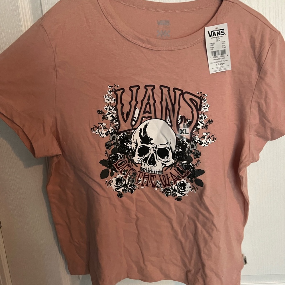 NWT Vans skull/flower print t-shirt